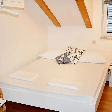 With Parking Space Orebic, Peljesac - 10151 Apartment